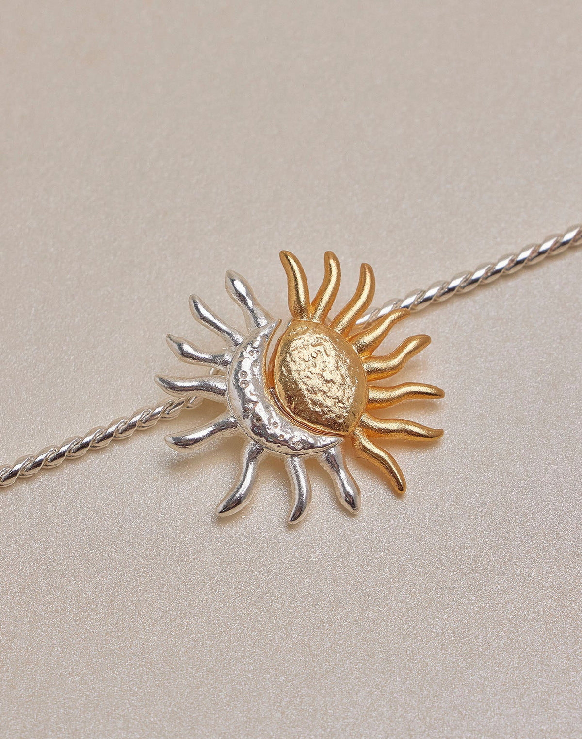 Set Collar + Aretes Sol y Luna