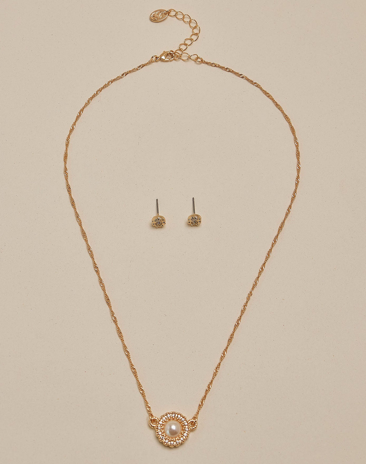 Set de Collar + Aretes Roma