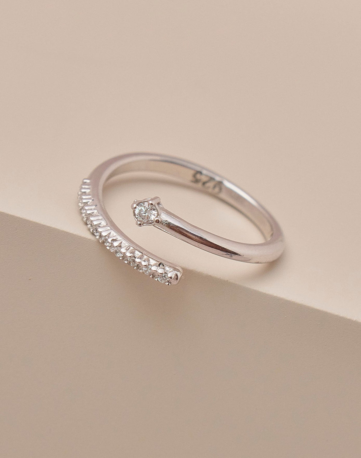 Anillo en Plata 925 Twist Crystal