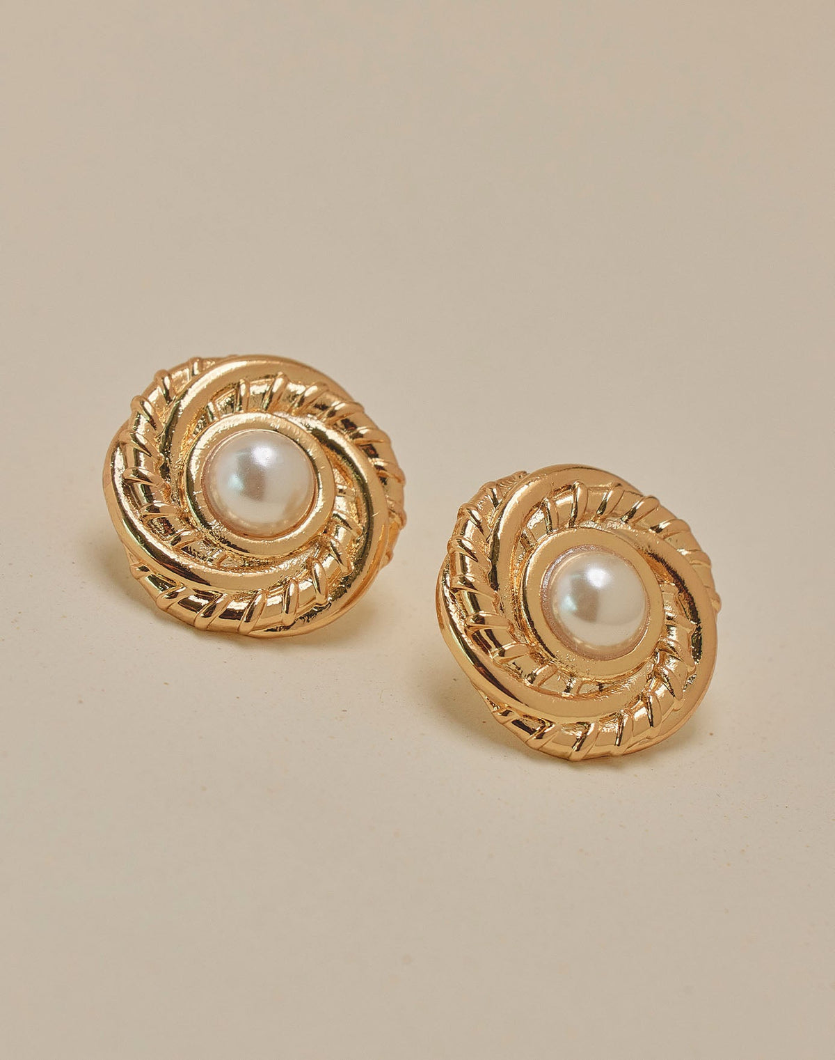 Aretes Italy