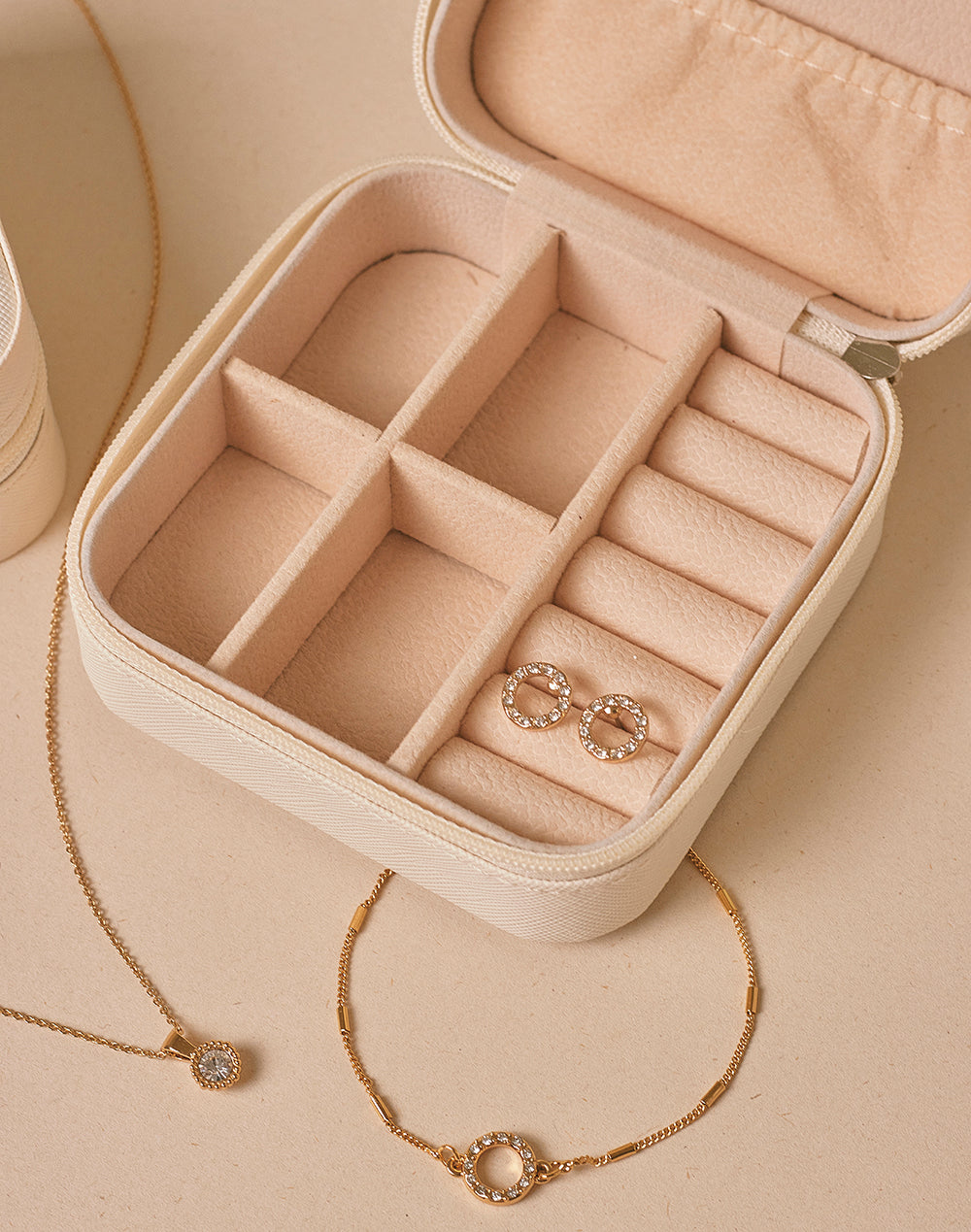 Joyero + Collar + Aretes + Pulsera